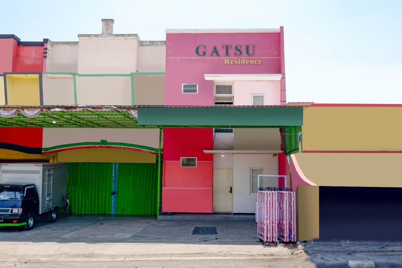 Oyo 1815 Gatsu Residence Semarang Exterior foto