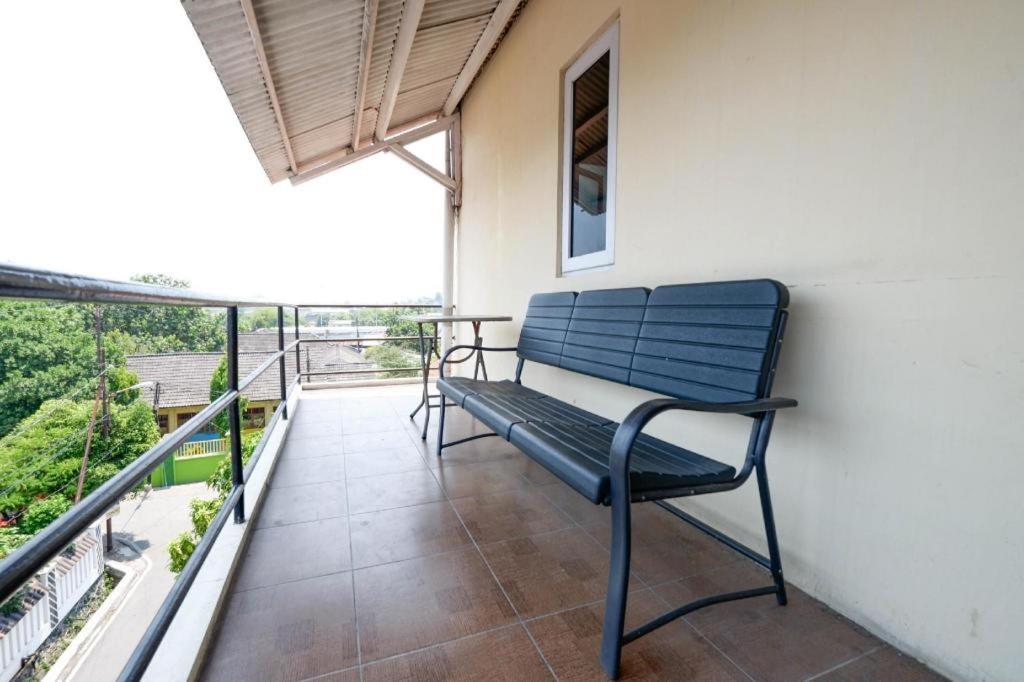 Oyo 1815 Gatsu Residence Semarang Exterior foto